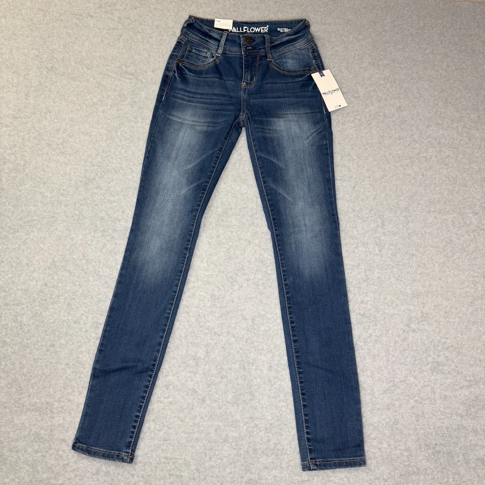 NWT Wallflower InstaSoft Ultra Fit Skinny Jeans- Long Inseam 3/26 WLM10213S